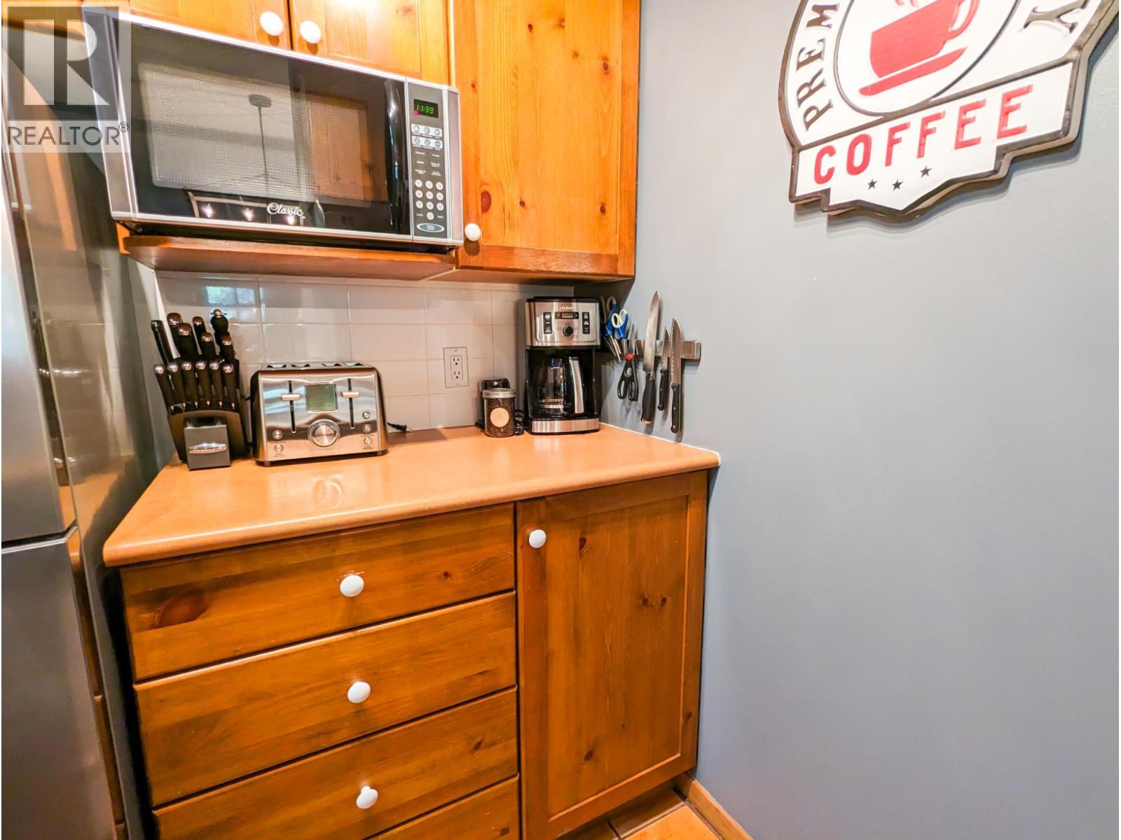 Photo 10 of 2060 Summit Drive Unit 208, Panorama BC
