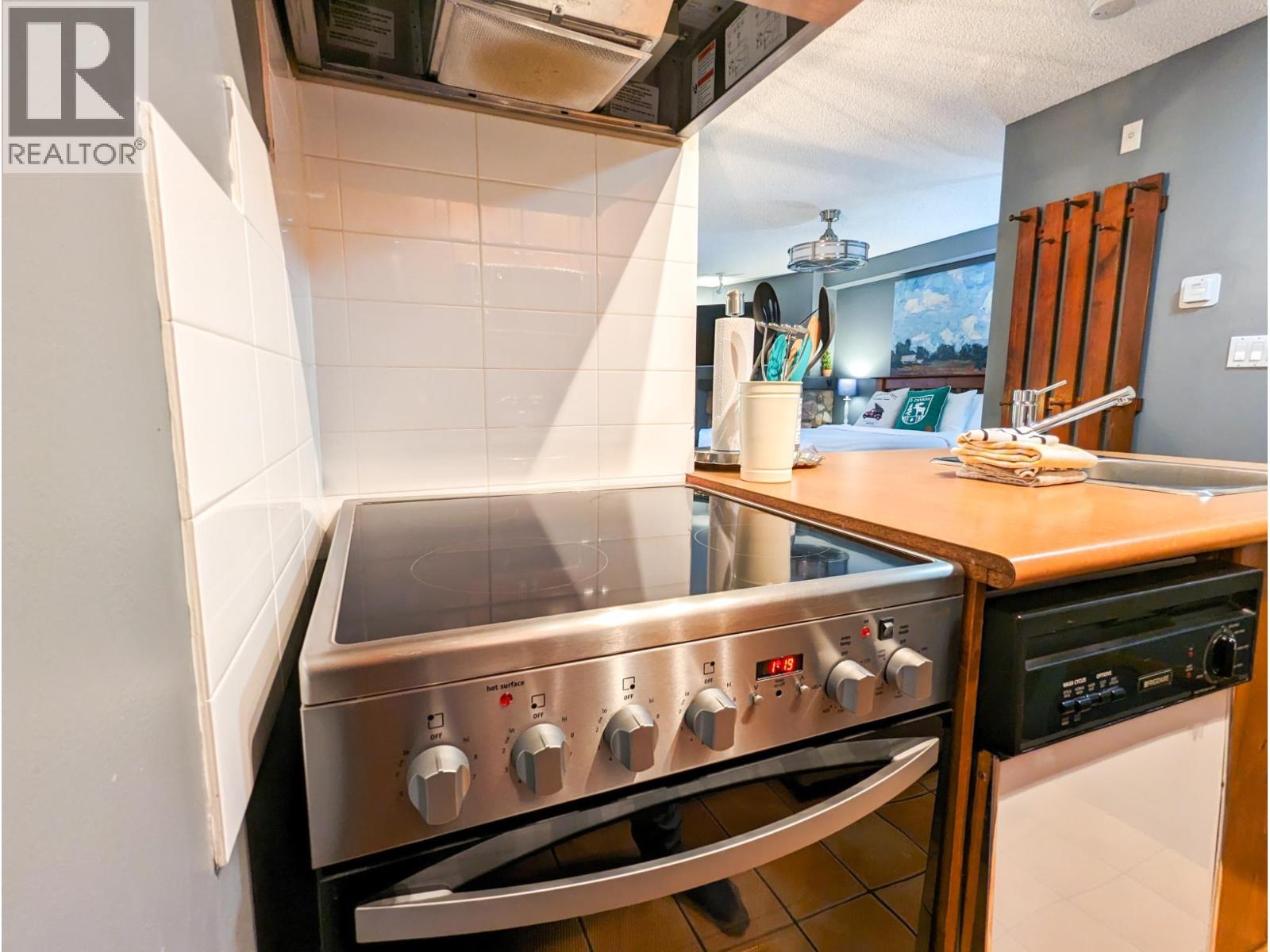 Photo 11 of 2060 Summit Drive Unit 208, Panorama BC