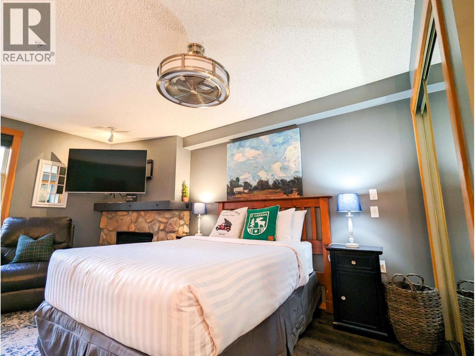 Photo 5 of 2060 Summit Drive Unit 208, Panorama BC