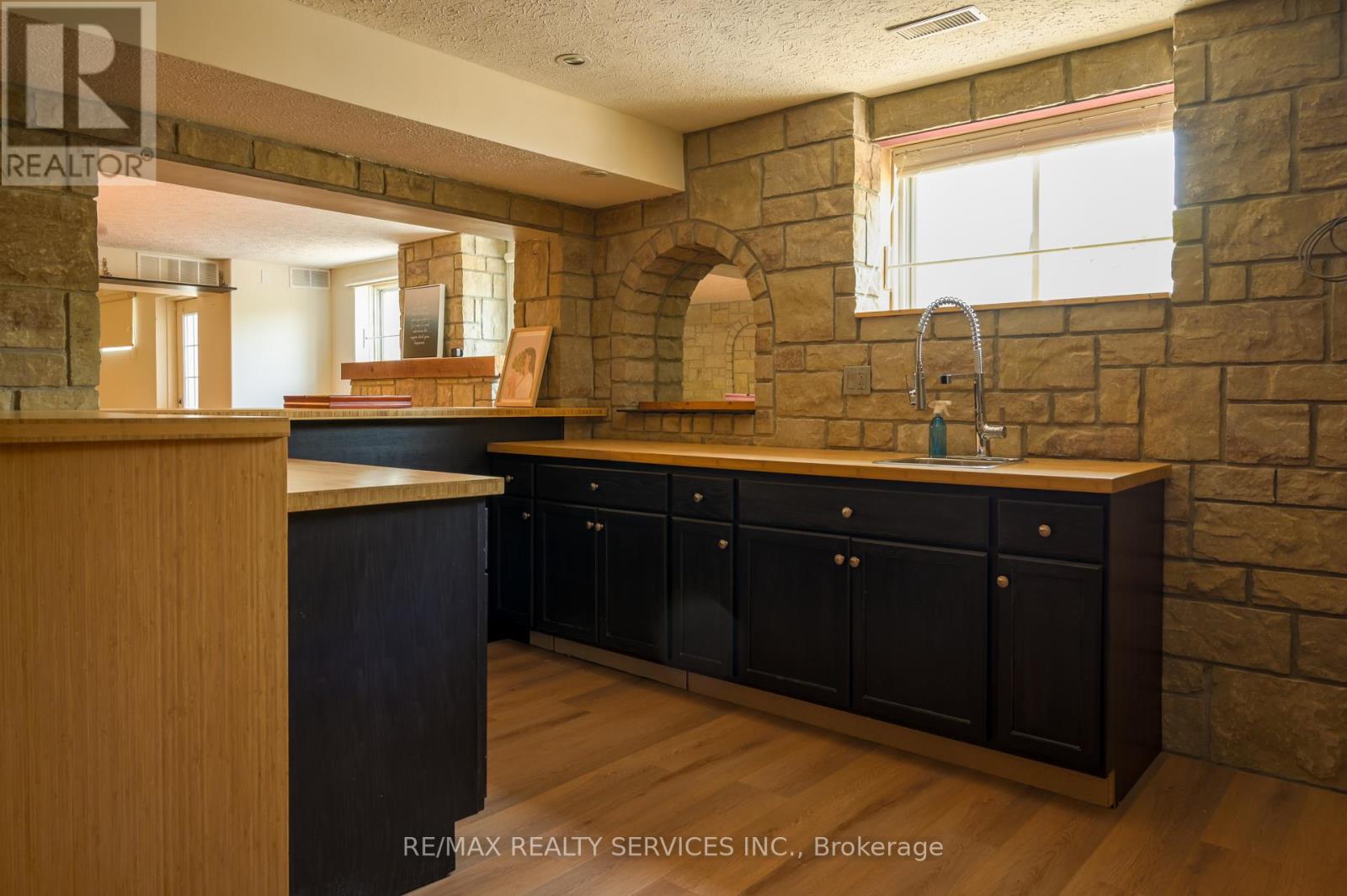 Photo 37 of 214 218 Maple Avenue S, Brant ON