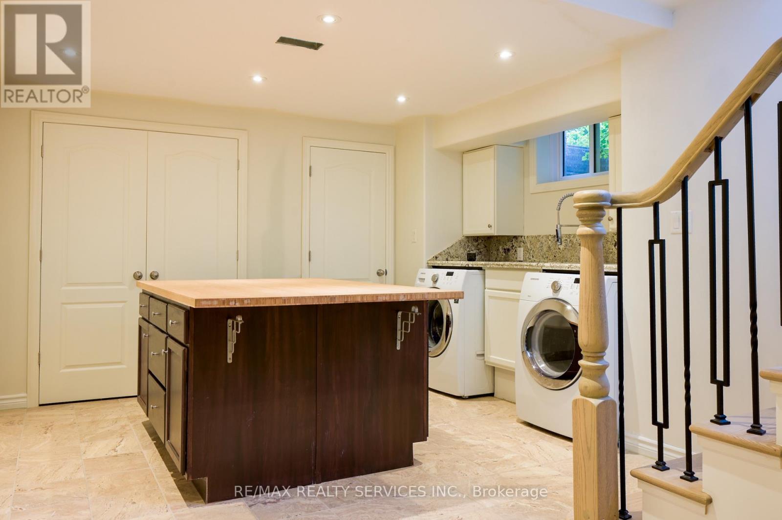 Photo 41 of 214 218 Maple Avenue S, Brant ON