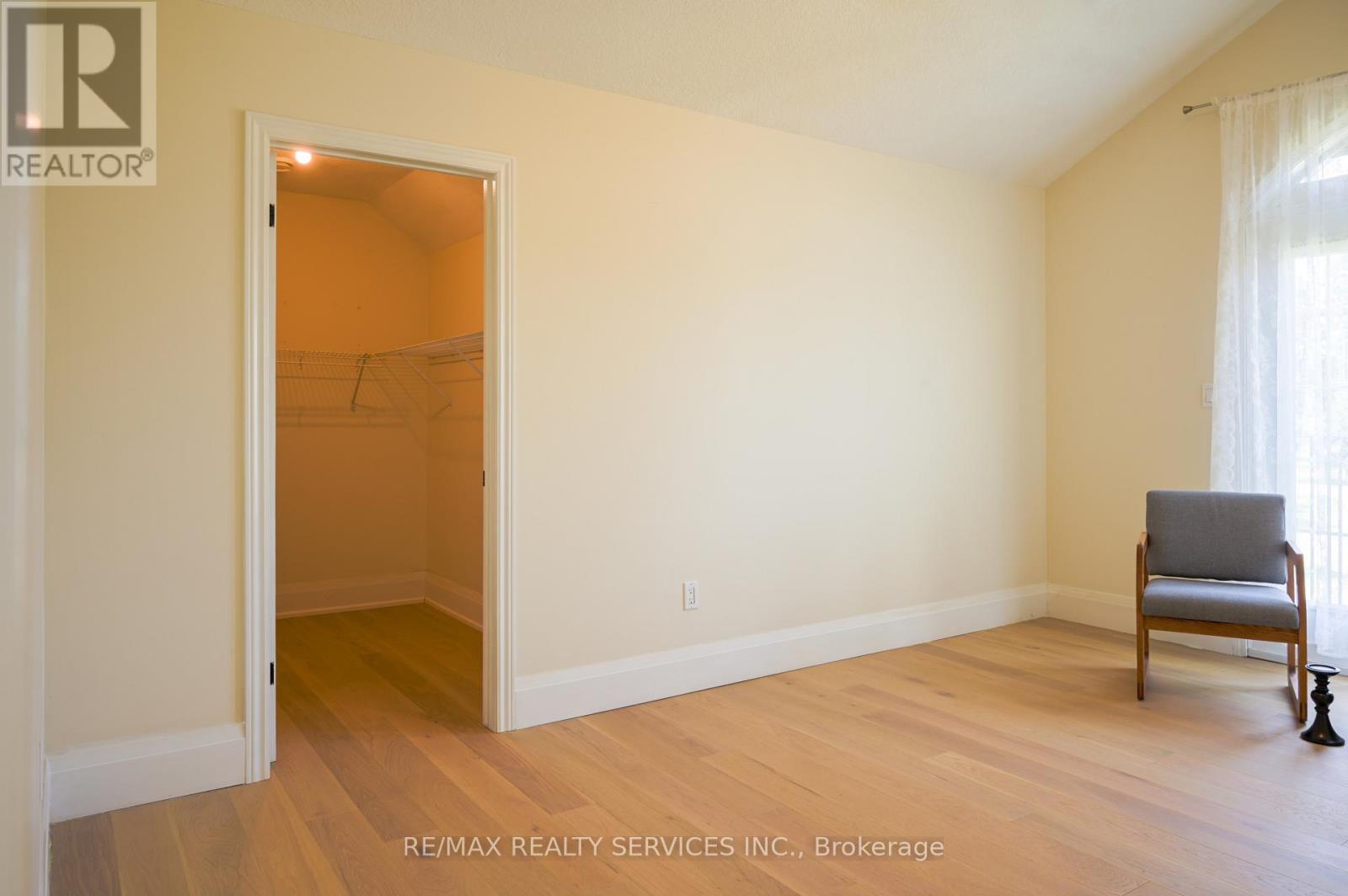 Photo 47 of 214 218 Maple Avenue S, Brant ON