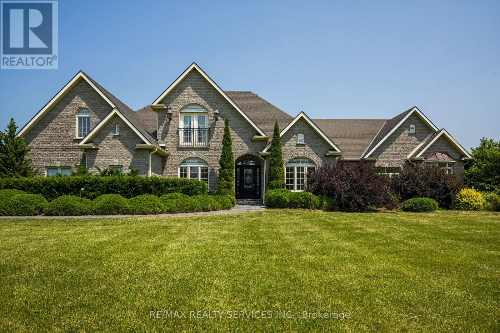 Photo 7 of 214 218 Maple Avenue S, Brant ON