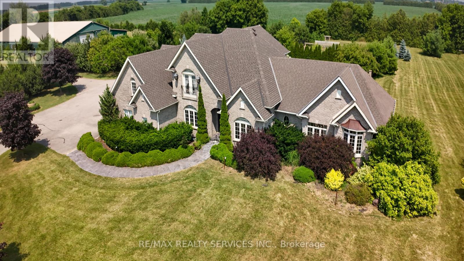 Photo 8 of 214 218 Maple Avenue S, Brant ON