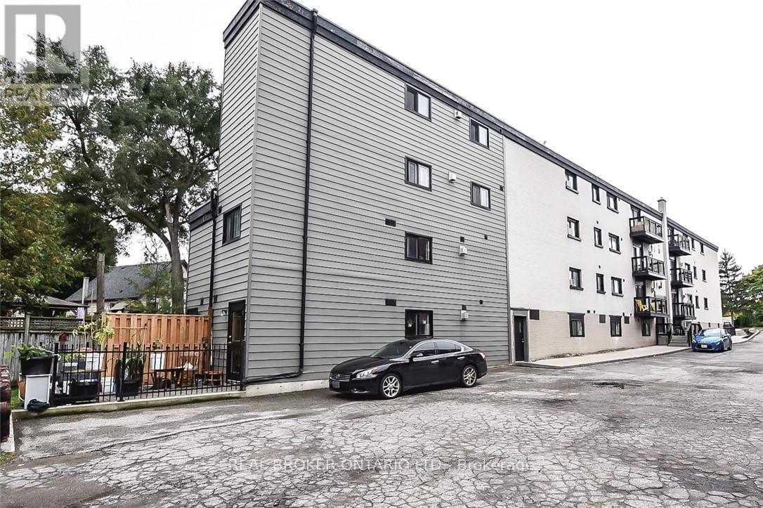 Photo 3 of 416 Lancaster Street W, Kitchener ON