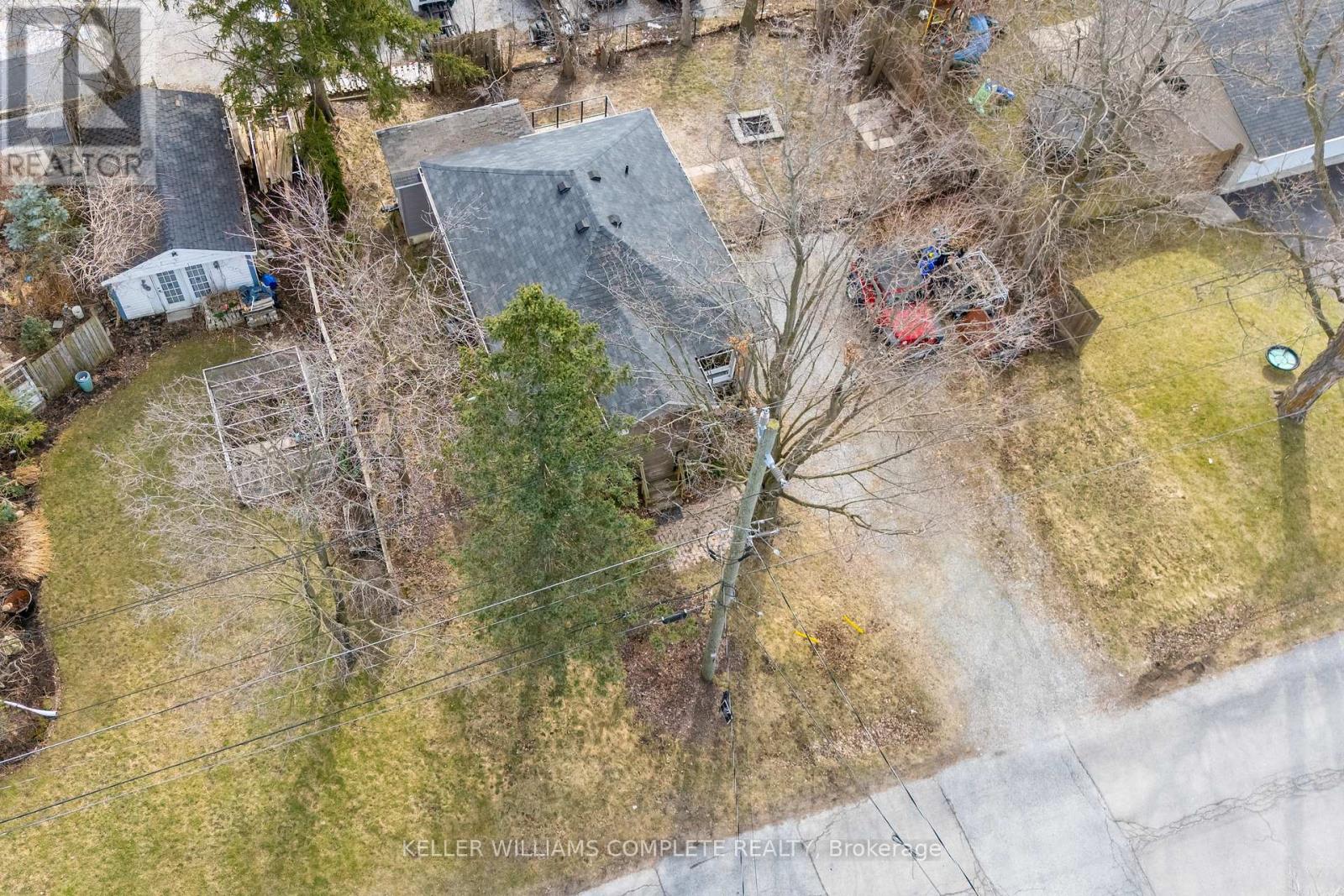 Photo 8 of 21 Renfrew Street E, Haldimand ON