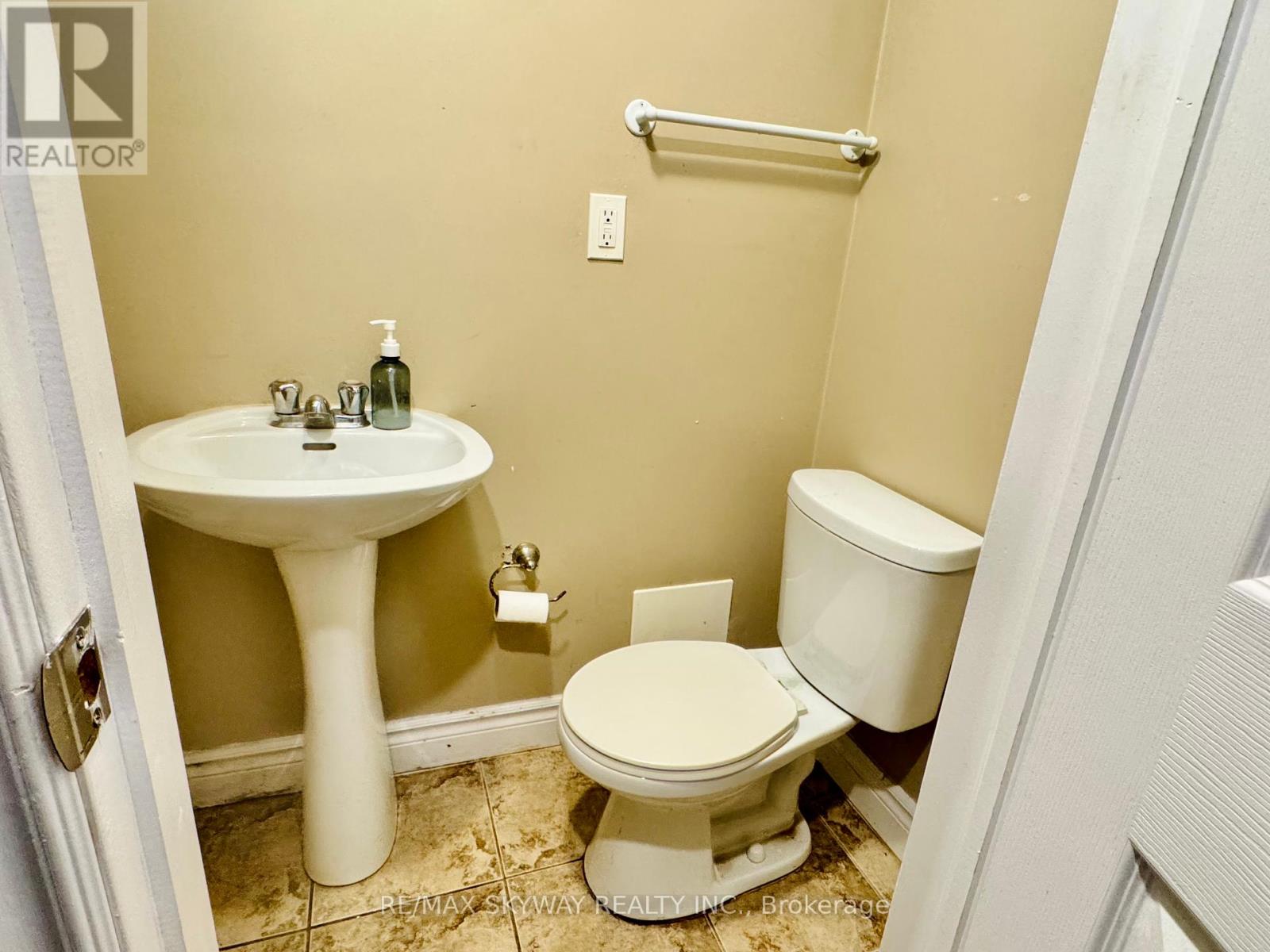 Photo 7 of 1 294 Fergus Avenue, Kitchener ON