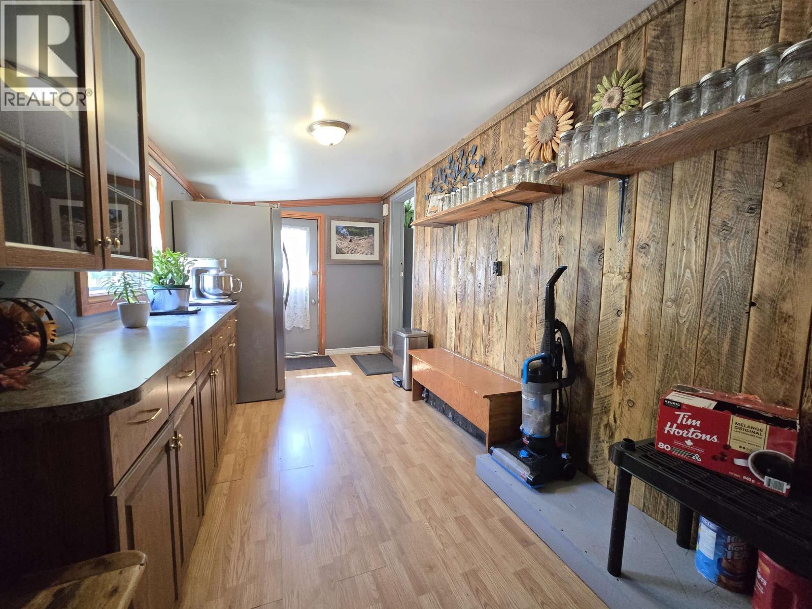 16305 N 5 HIGHWAY, Valemount