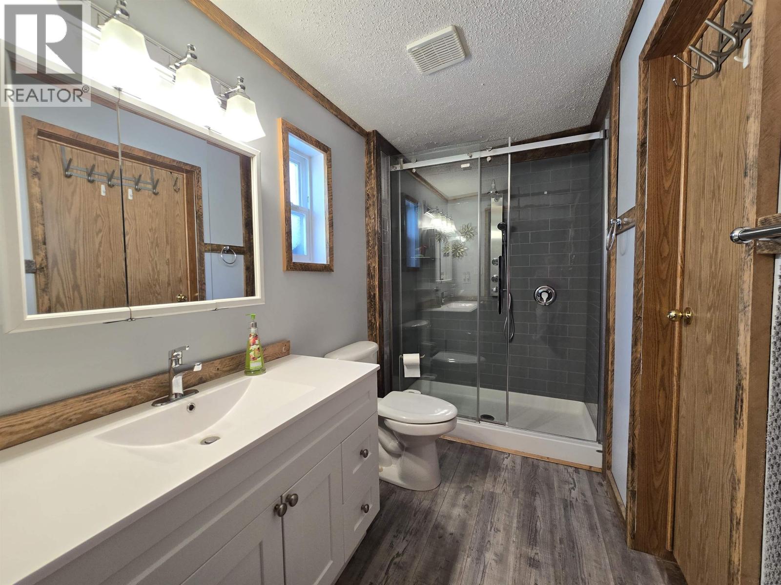 16305 N 5 HIGHWAY, Valemount