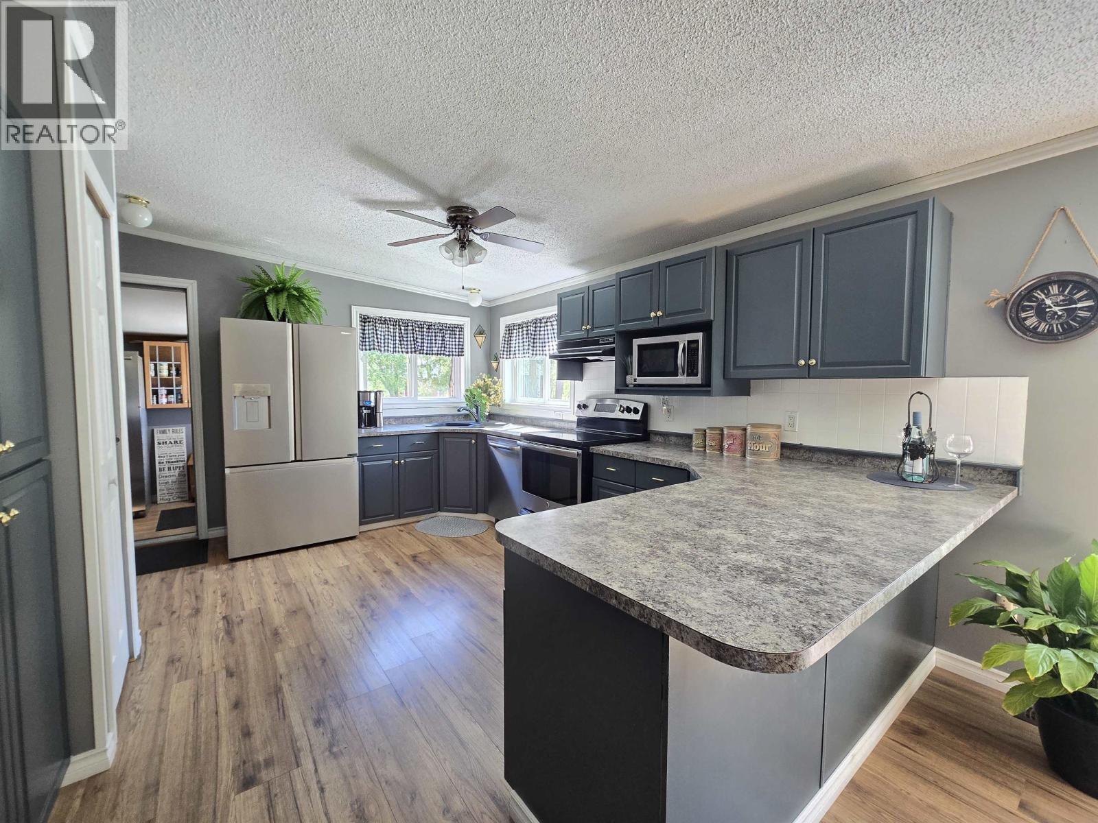 16305 N 5 HIGHWAY, Valemount