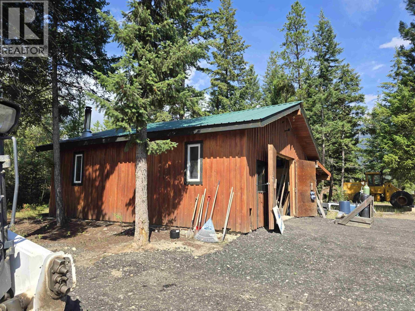 16305 N 5 HIGHWAY, Valemount