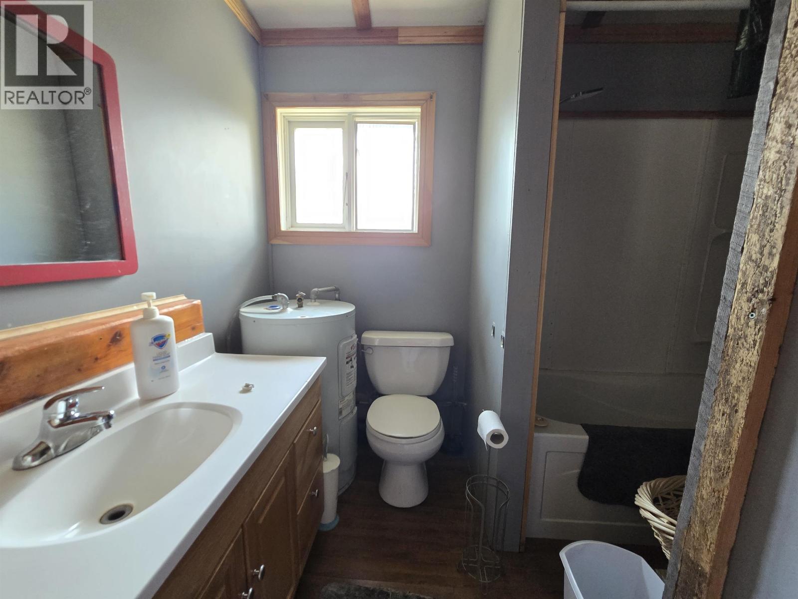 16305 N 5 HIGHWAY, Valemount