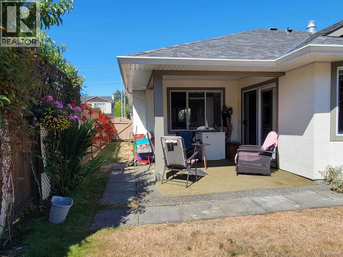 Photo 7 of 10345 Bowerbank Rd, Sidney BC