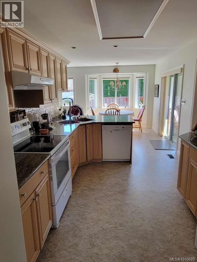 Photo 9 of 10345 Bowerbank Rd, Sidney BC