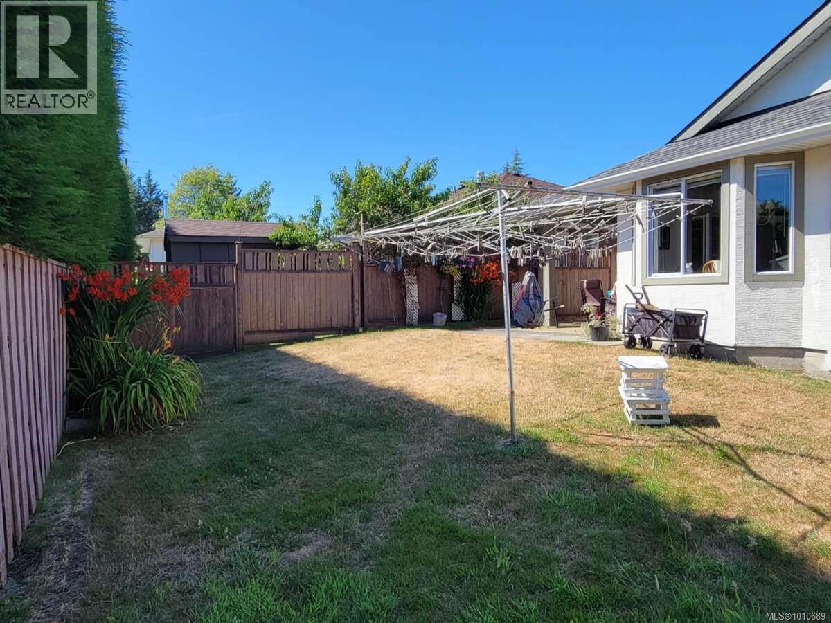 Photo 5 of 10345 Bowerbank Rd, Sidney BC