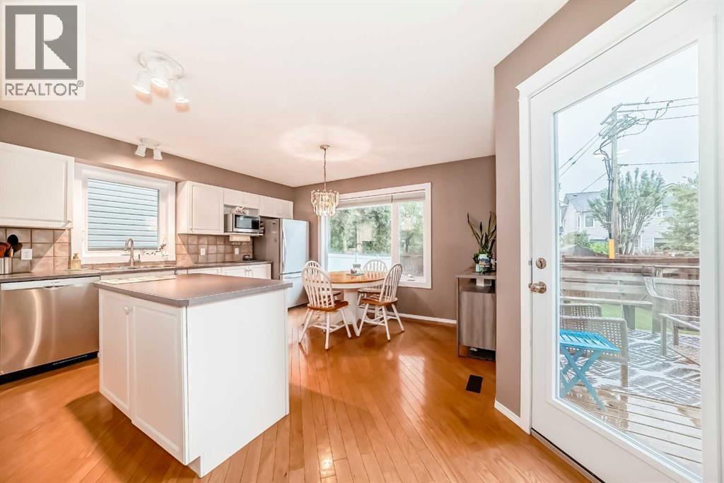 Single Family House for Sale in  River Rock Place SE Riverbend Calgary 