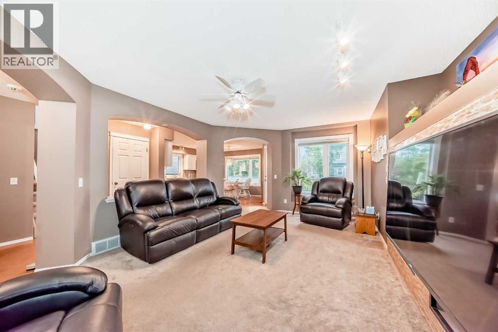 Single Family House for Sale in  River Rock Place SE Riverbend Calgary 