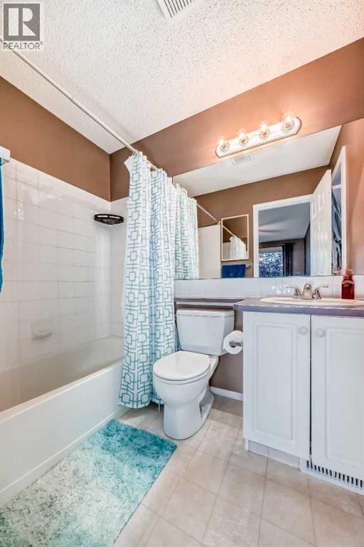 Single Family House for Sale in  River Rock Place SE Riverbend Calgary 