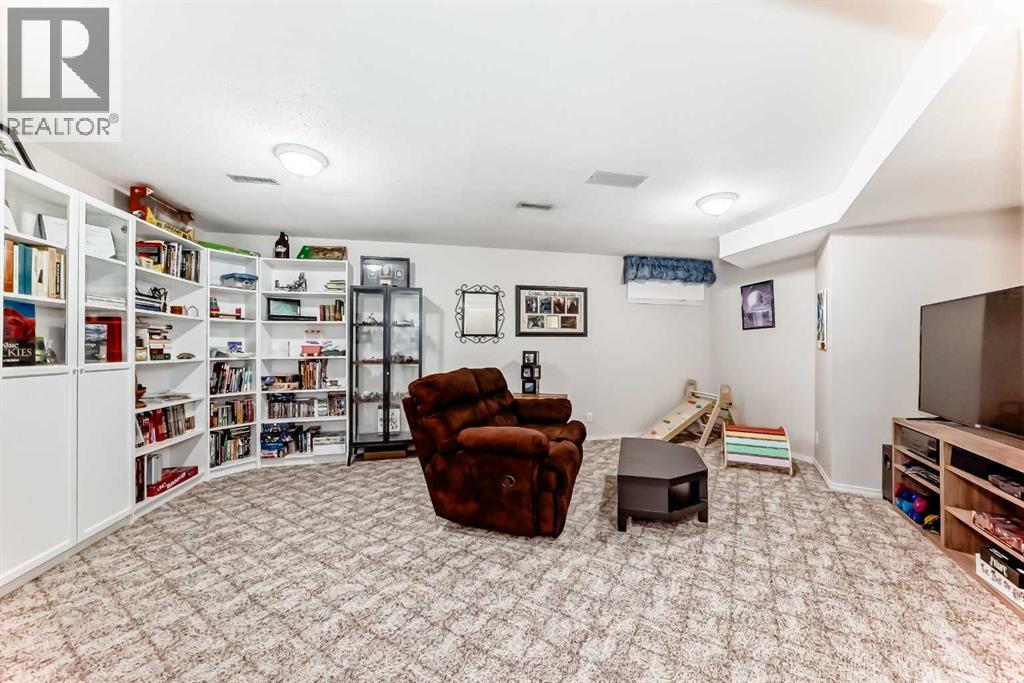 Single Family House for Sale in  River Rock Place SE Riverbend Calgary 