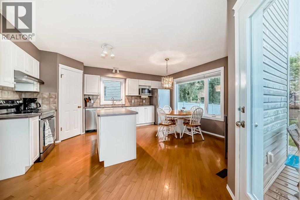 Single Family House for Sale in  River Rock Place SE Riverbend Calgary 