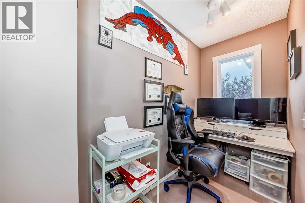 Single Family House for Sale in  River Rock Place SE Riverbend Calgary 