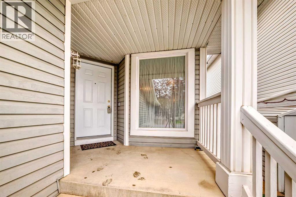 Single Family House for Sale in  River Rock Place SE Riverbend Calgary 