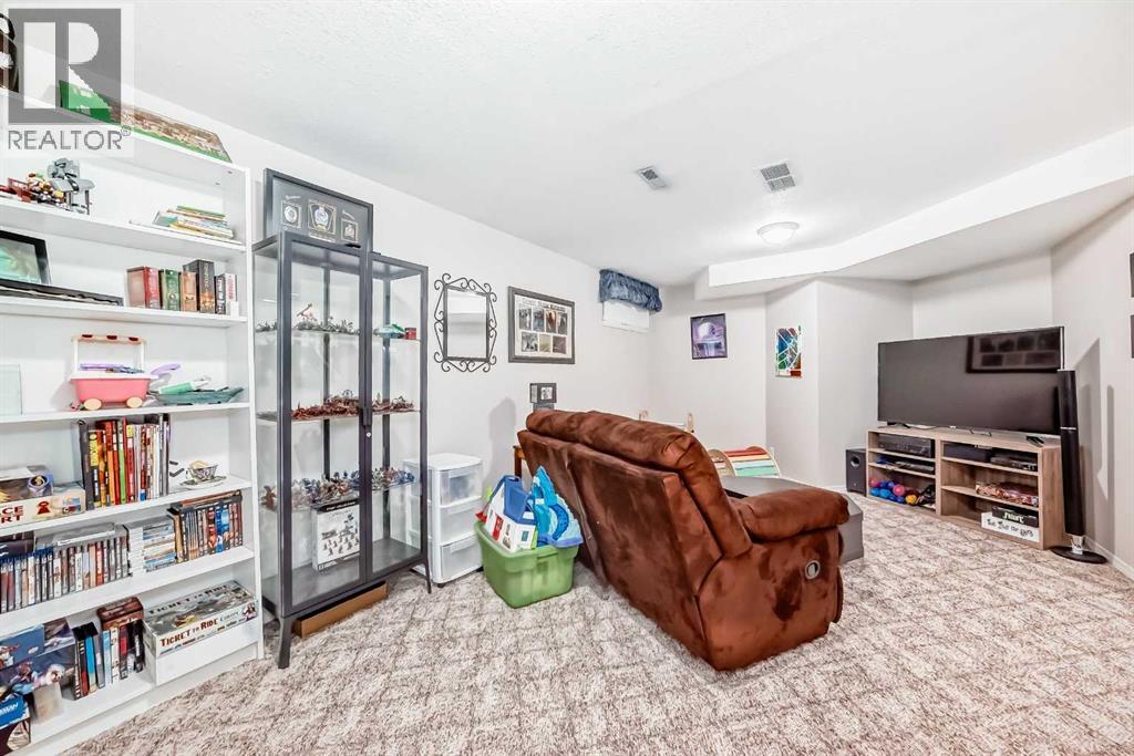Single Family House for Sale in  River Rock Place SE Riverbend Calgary 