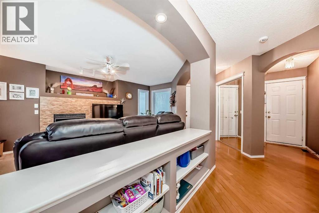 Single Family House for Sale in  River Rock Place SE Riverbend Calgary 