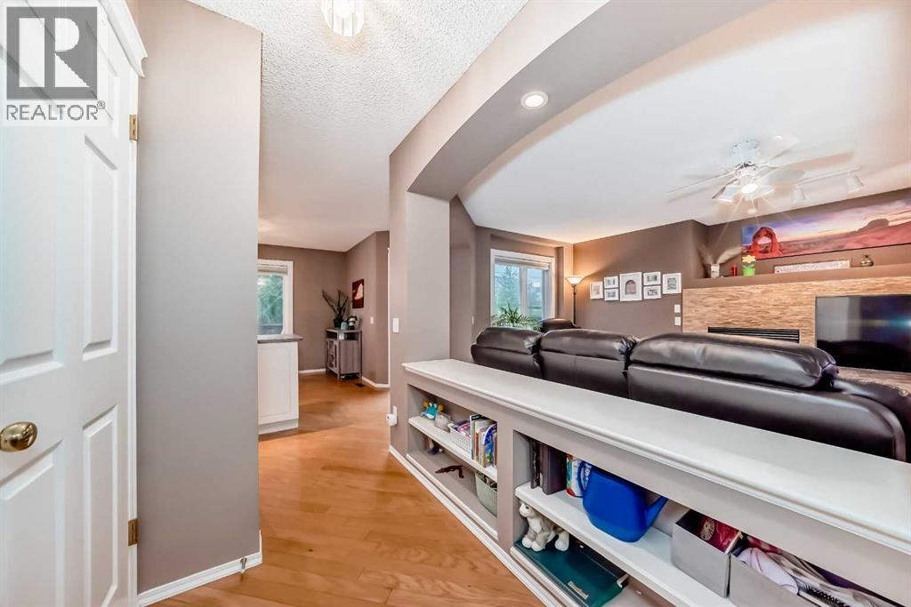 Single Family House for Sale in  River Rock Place SE Riverbend Calgary 
