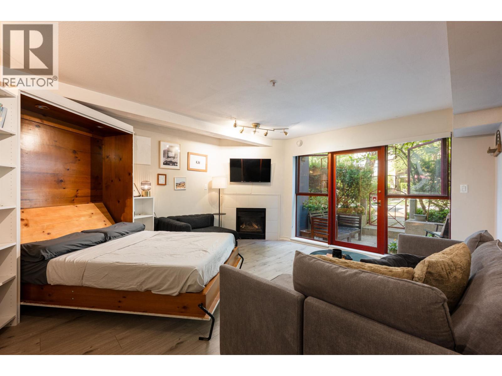 Photo 6 of 102 2140 W 12 Th Avenue, Vancouver BC