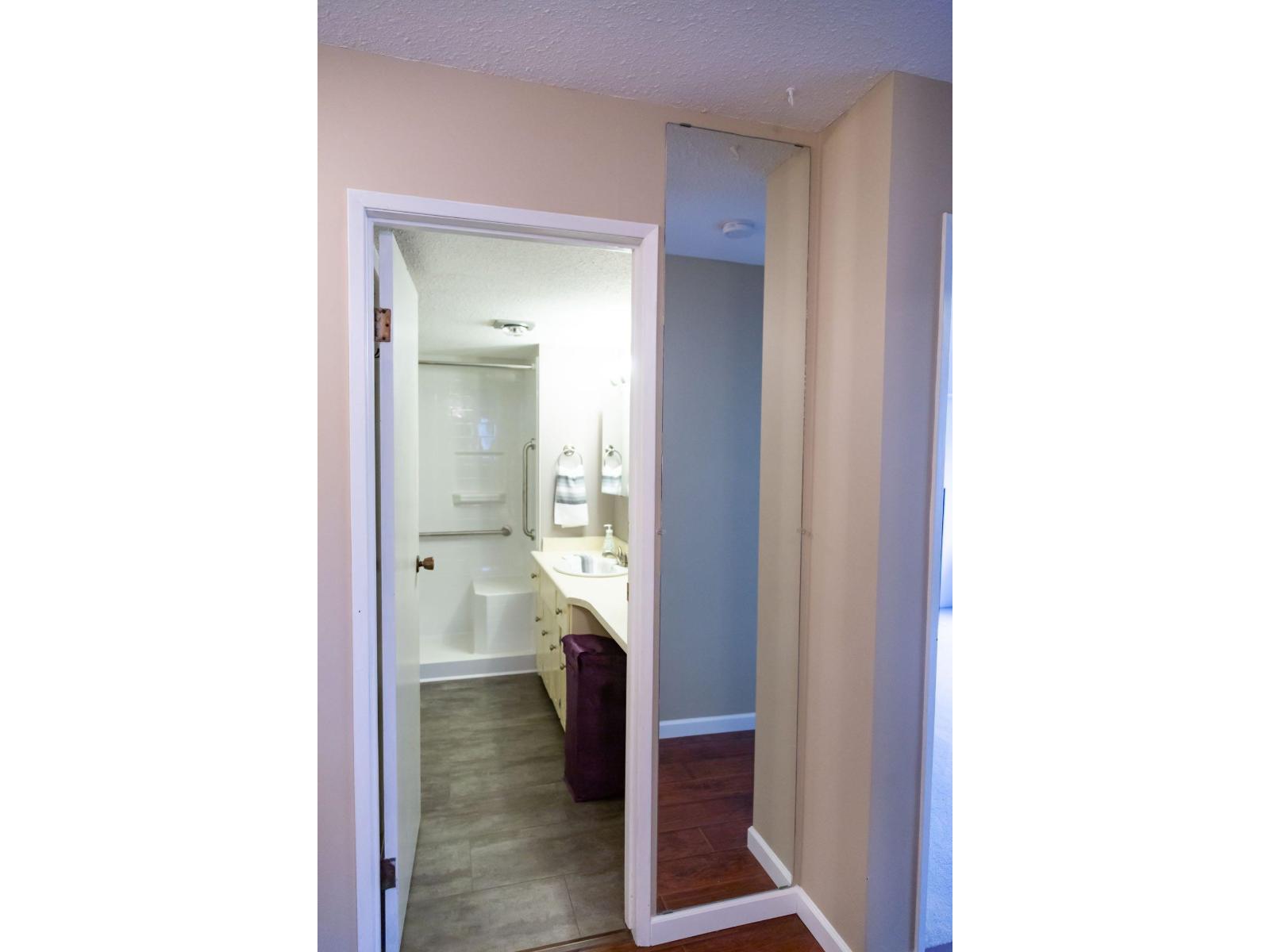 Photo 12 of 205 33369 Old Yale Road, Abbotsford BC