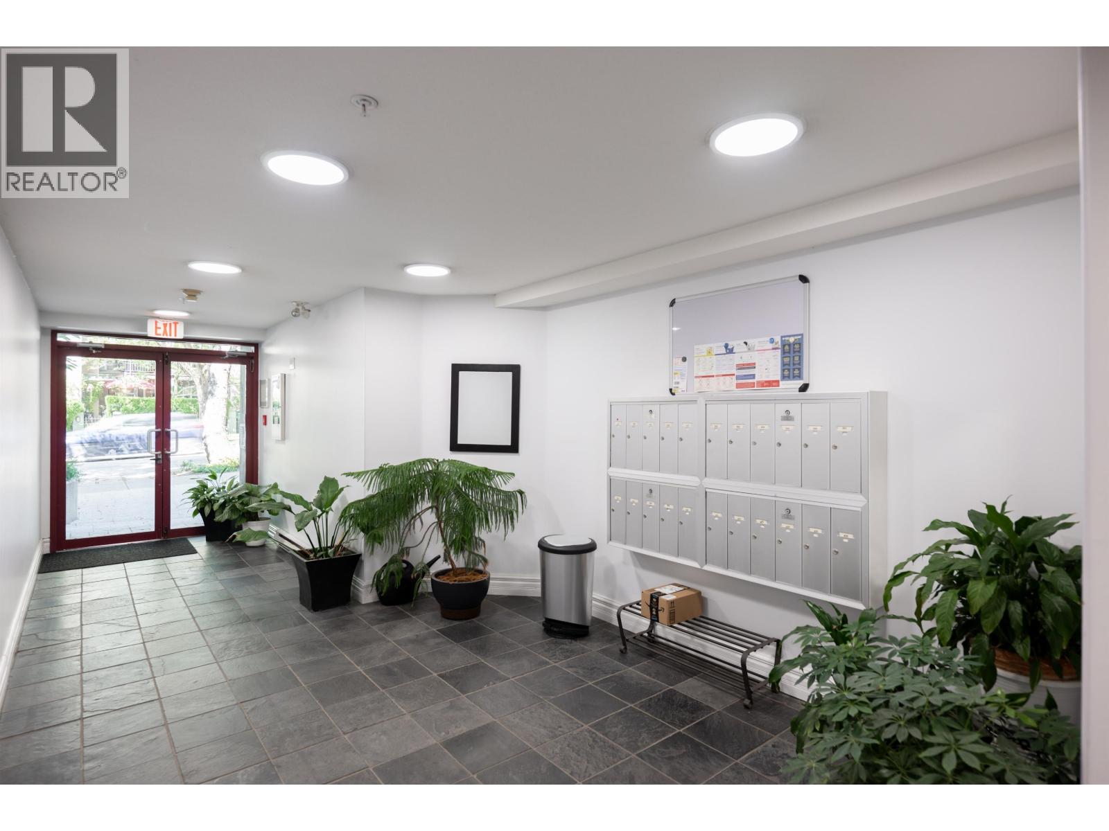 Photo 26 of 102 2140 W 12 Th Avenue, Vancouver BC