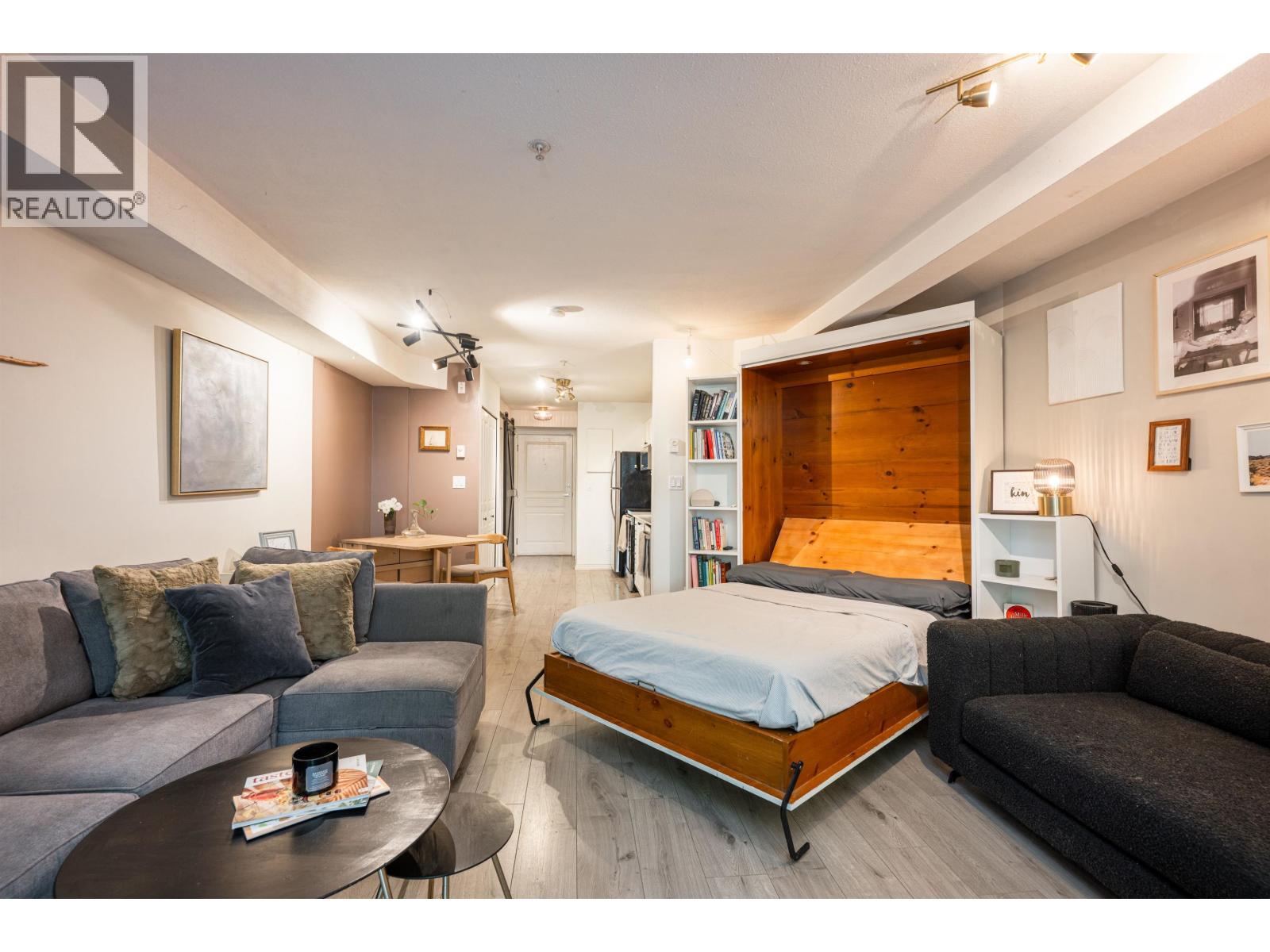 Photo 19 of 102 2140 W 12 Th Avenue, Vancouver BC