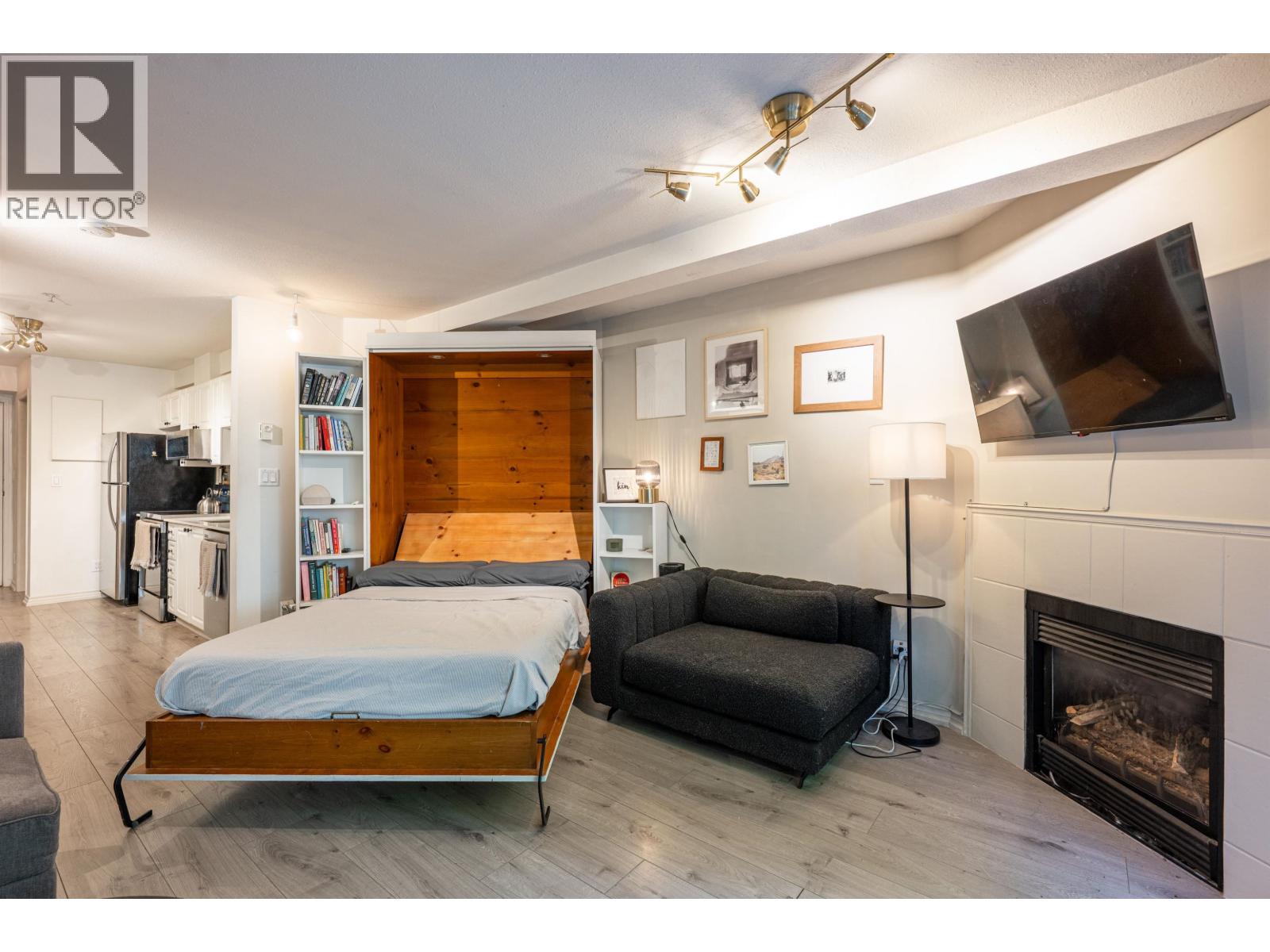 Photo 20 of 102 2140 W 12 Th Avenue, Vancouver BC