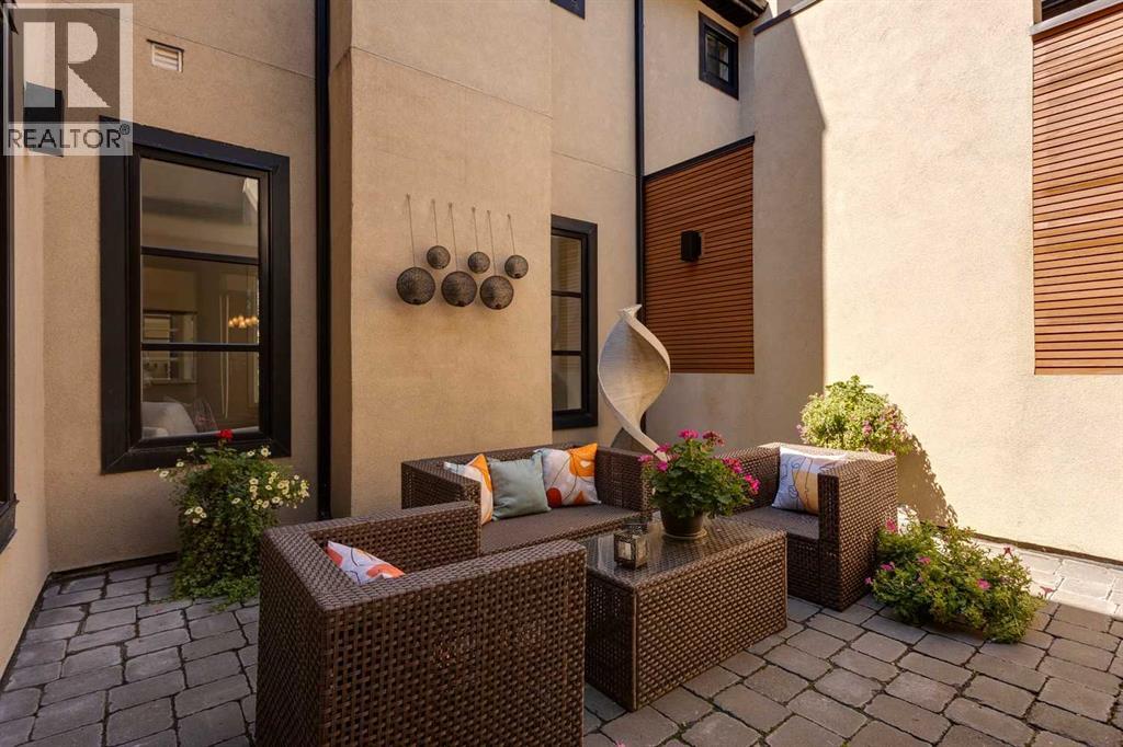Single Family House for Sale in    Street SW Killarney/Glengarry Calgary 