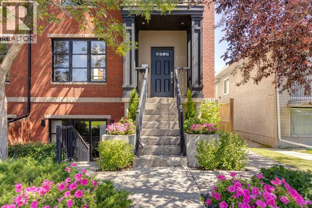 Single Family House for Sale in    Street SW Killarney/Glengarry Calgary 