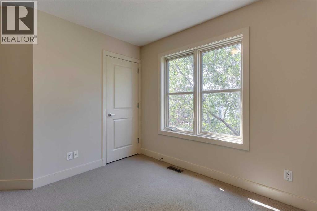 Single Family House for Sale in    Street SW Killarney/Glengarry Calgary 