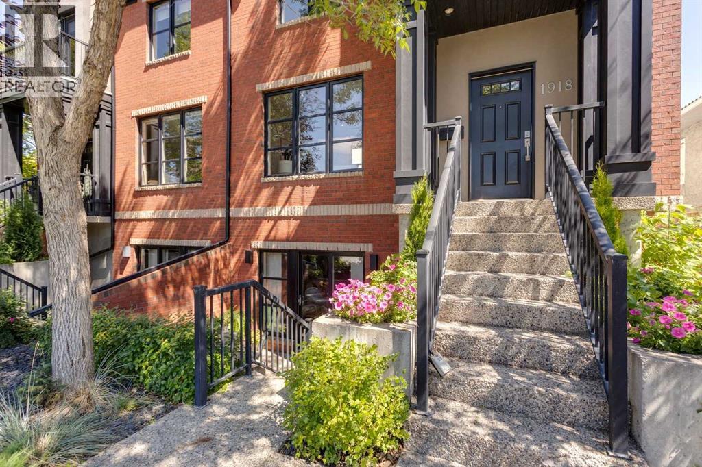 Single Family House for Sale in    Street SW Killarney/Glengarry Calgary 