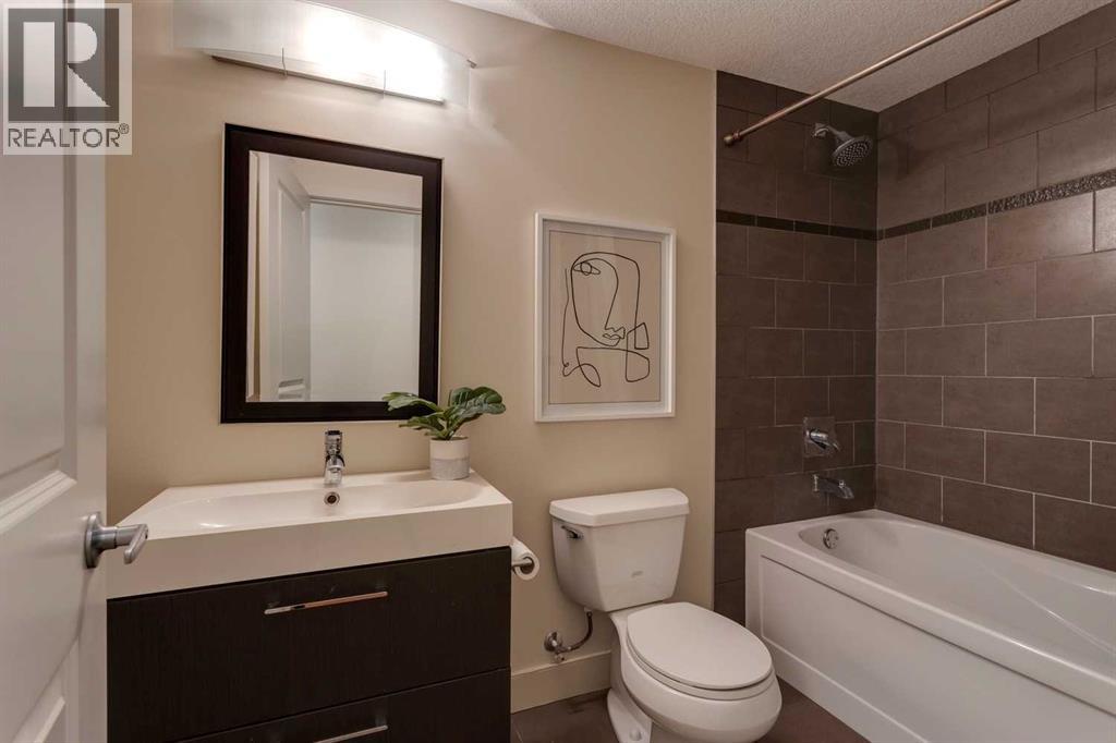 Single Family House for Sale in    Street SW Killarney/Glengarry Calgary 
