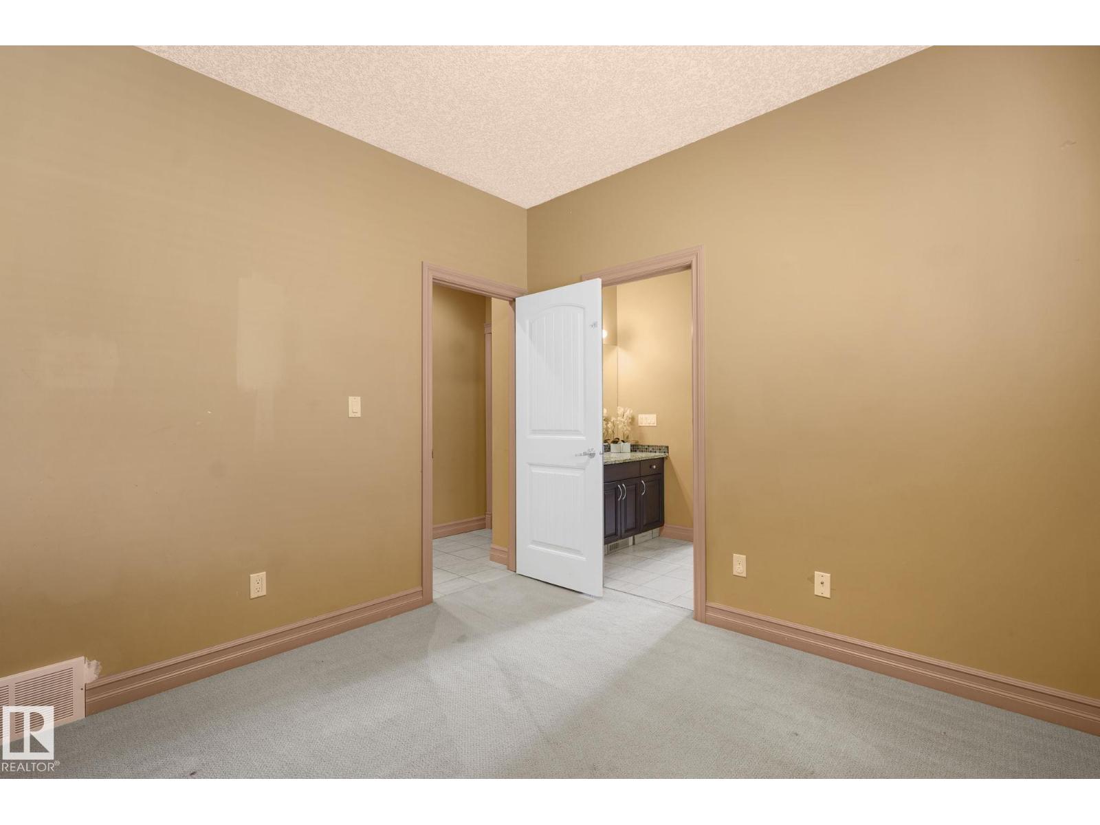 Photo 28 of 1843 45 St Nw, Edmonton AB