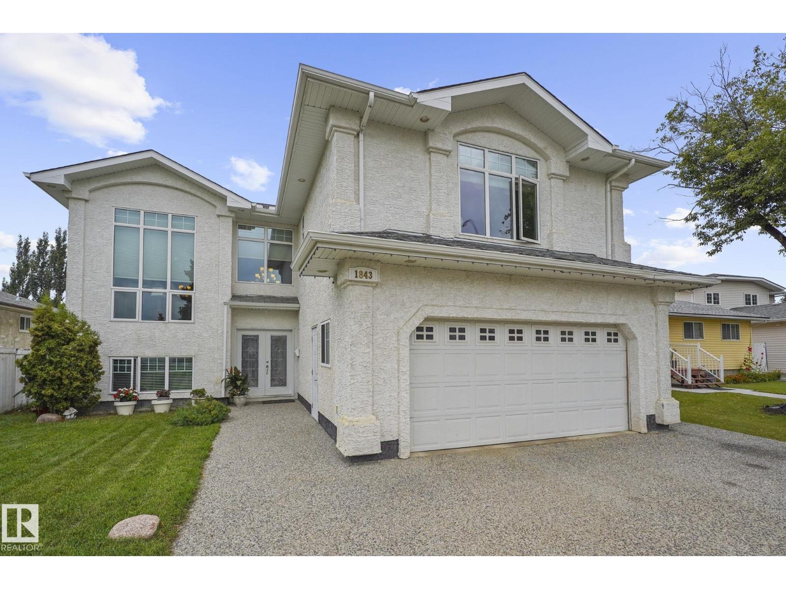 Photo 4 of 1843 45 St Nw, Edmonton AB