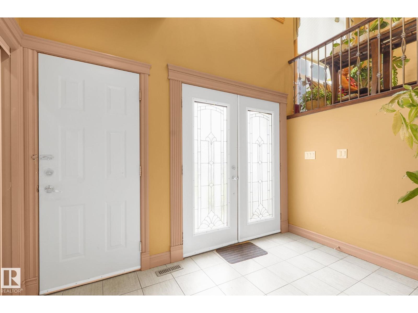 Photo 6 of 1843 45 St Nw, Edmonton AB