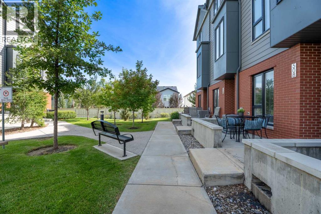 Photo 3 of 508 Drake Landing Wynd, Okotoks AB