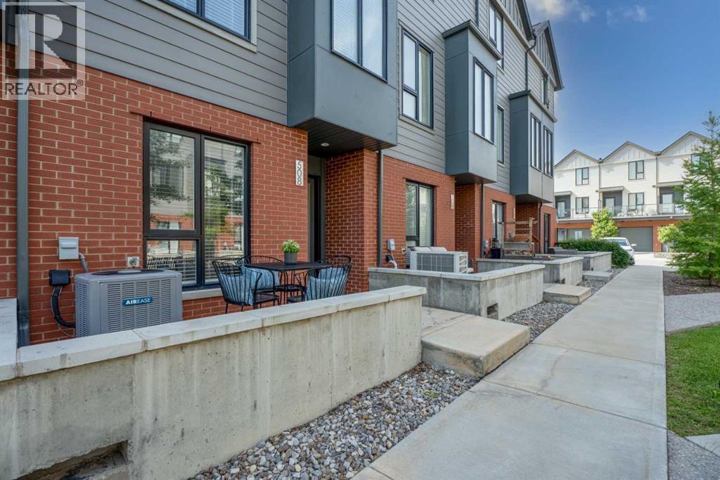 Photo 4 of 508 Drake Landing Wynd, Okotoks AB