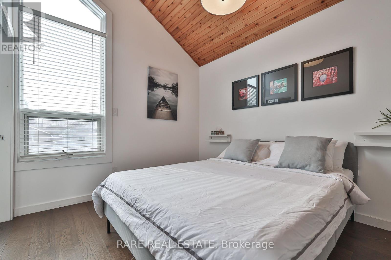 Photo 16 of 2491 Gerrard Street E, Toronto ON