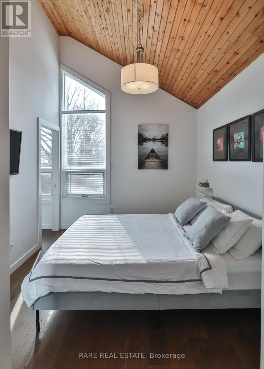 Photo 17 of 2491 Gerrard Street E, Toronto ON