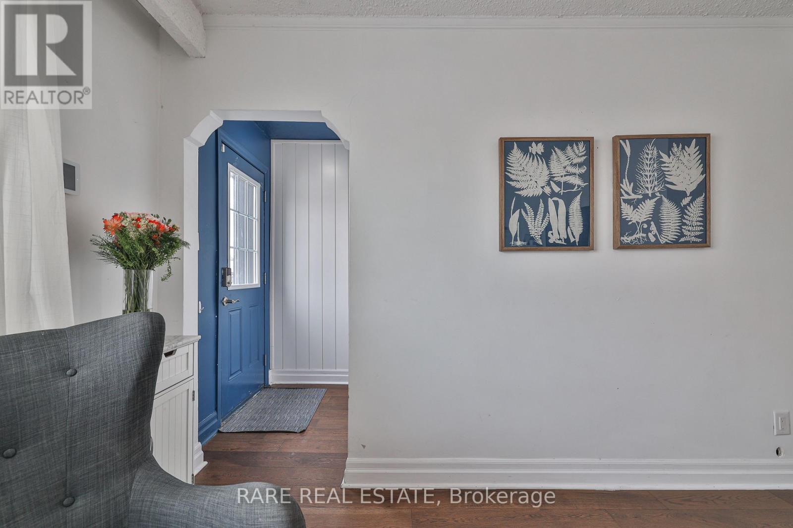Photo 3 of 2491 Gerrard Street E, Toronto ON
