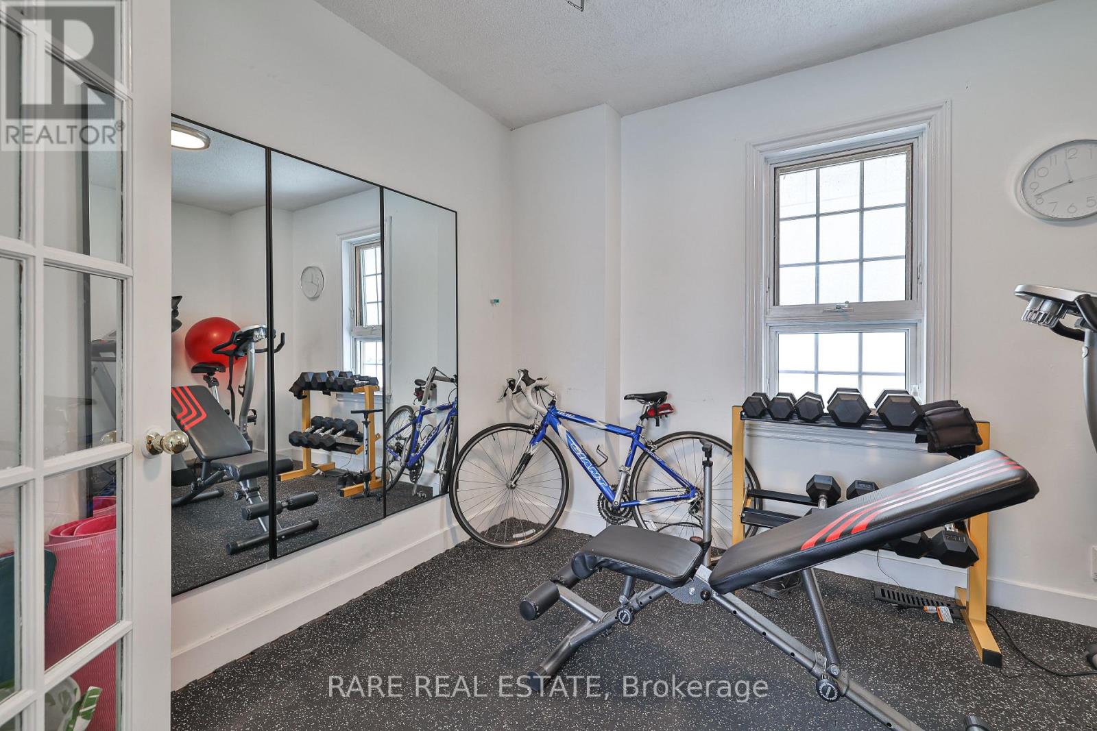 Photo 7 of 2491 Gerrard Street E, Toronto ON