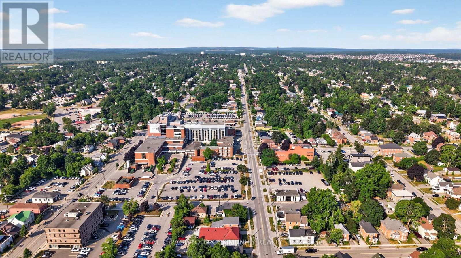 Photo 18 of 83 Mississaga Street W, Orillia ON