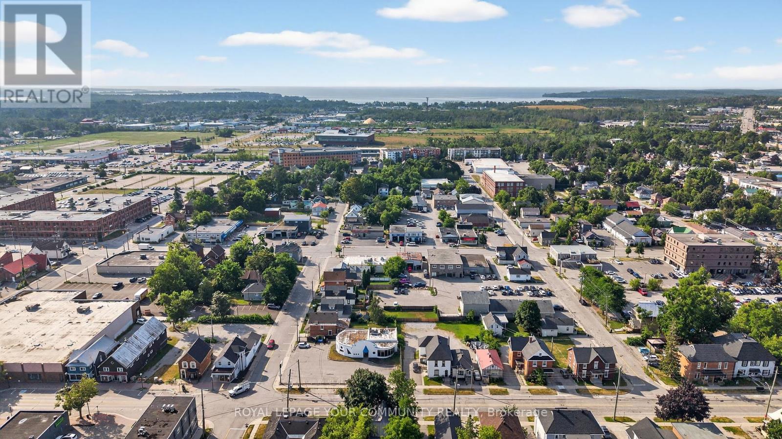 Photo 9 of 83 Mississaga Street W, Orillia ON